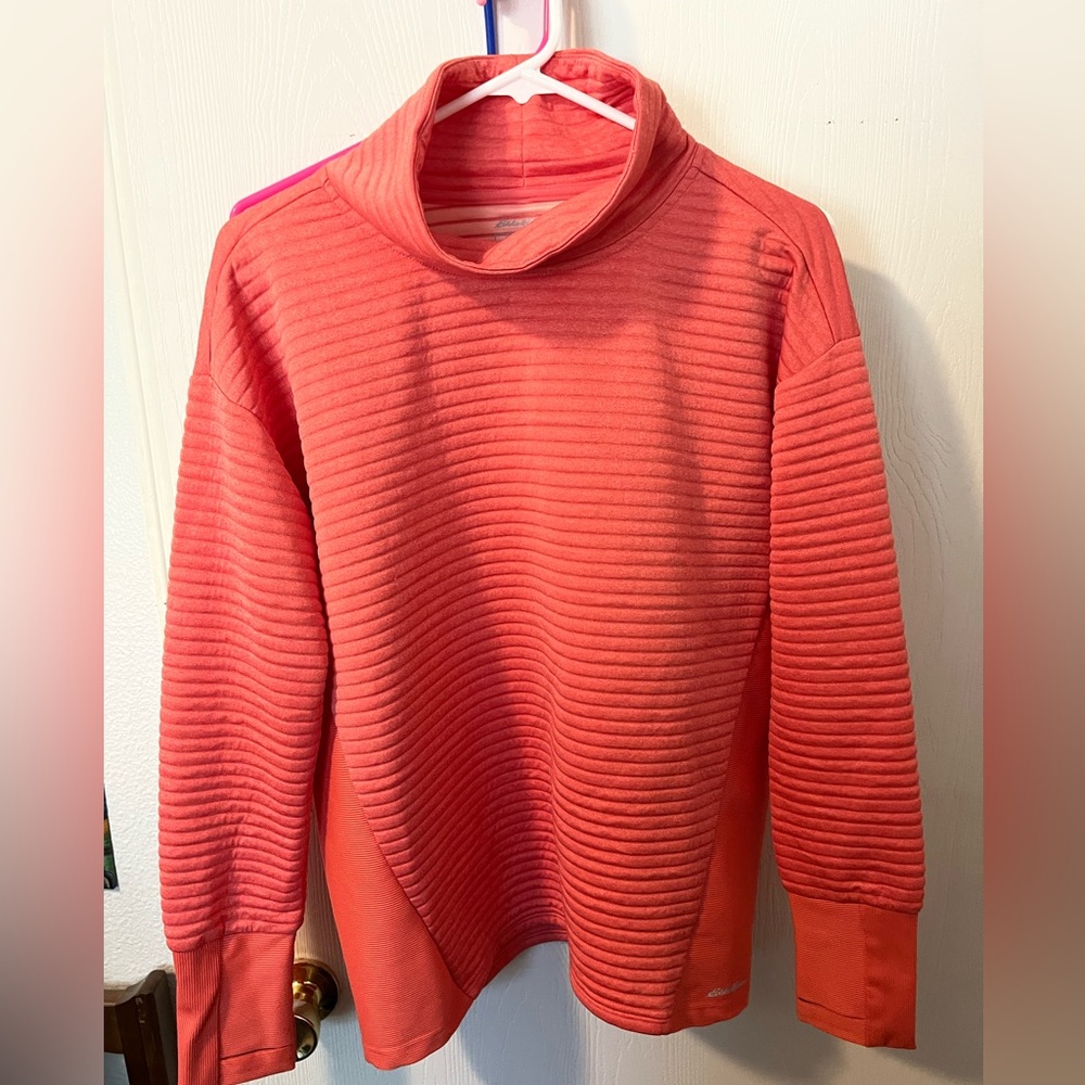 Eddie Bauer women’s pullover top- size medium